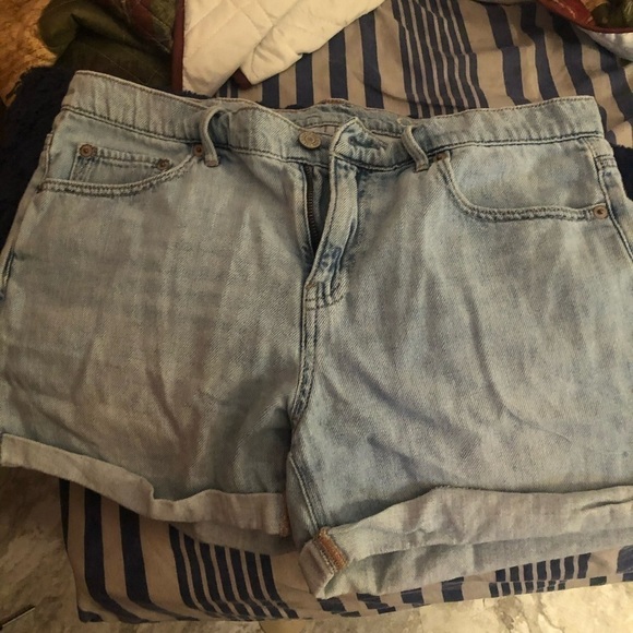 GAP Shorts - Picture 1 of 3